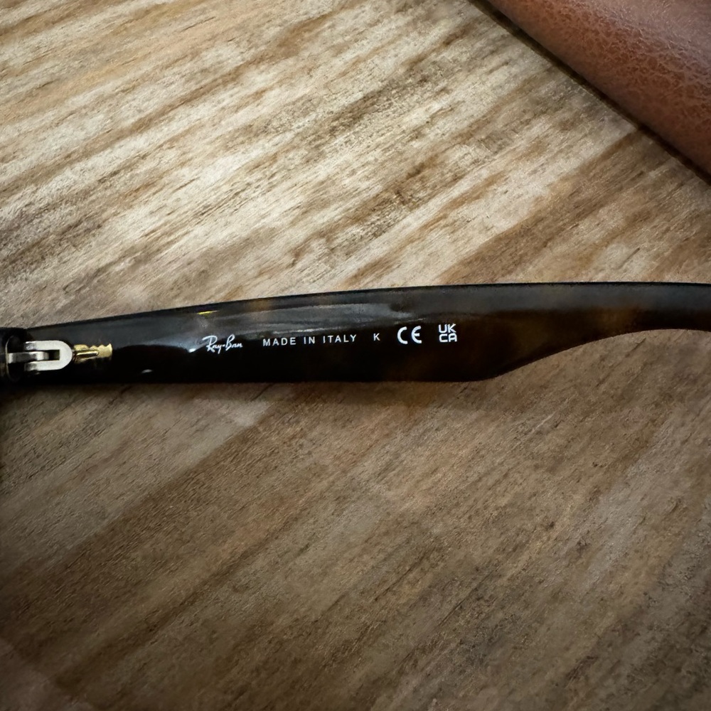 Ray-Ban New Wayfarer Classic Tortoise Sunglasses - Picture 4 of 7